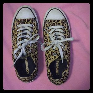 Cheetah print Converse like new
